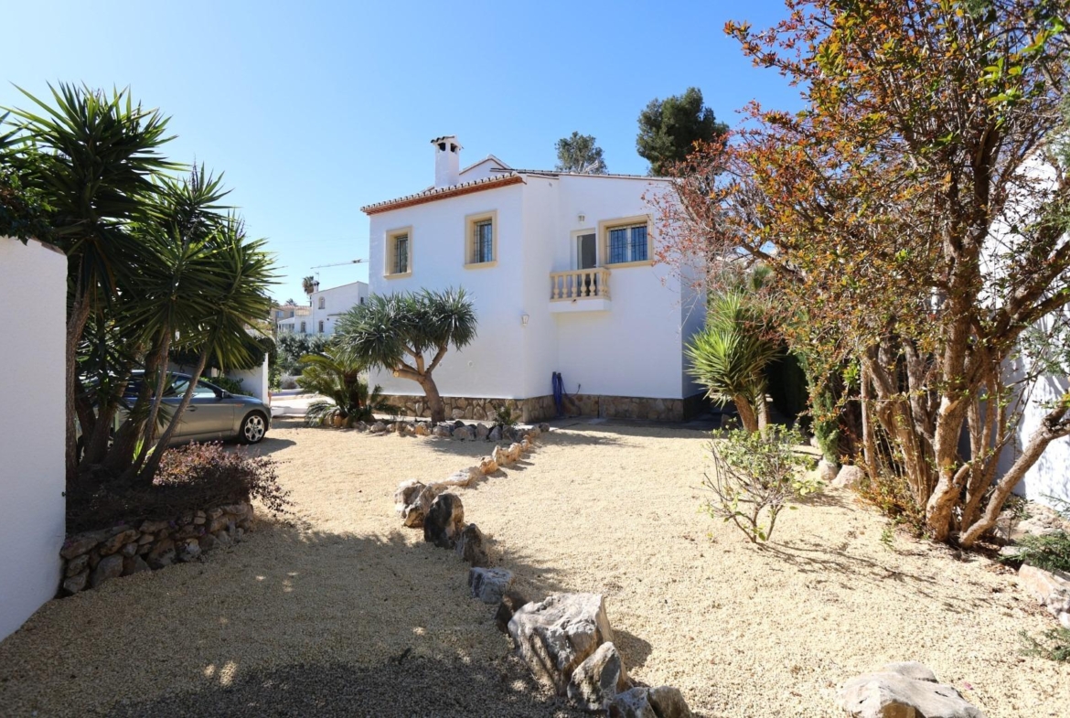 Mediterranean style villa with pool and close to the sea