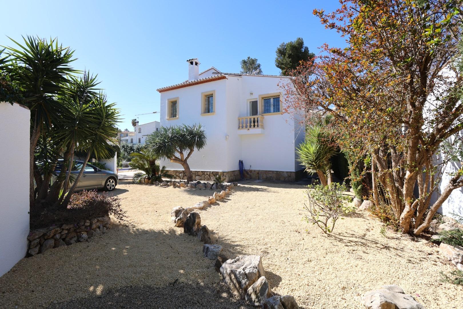 2-12-78 Mediterranean style villa with pool and close to the sea