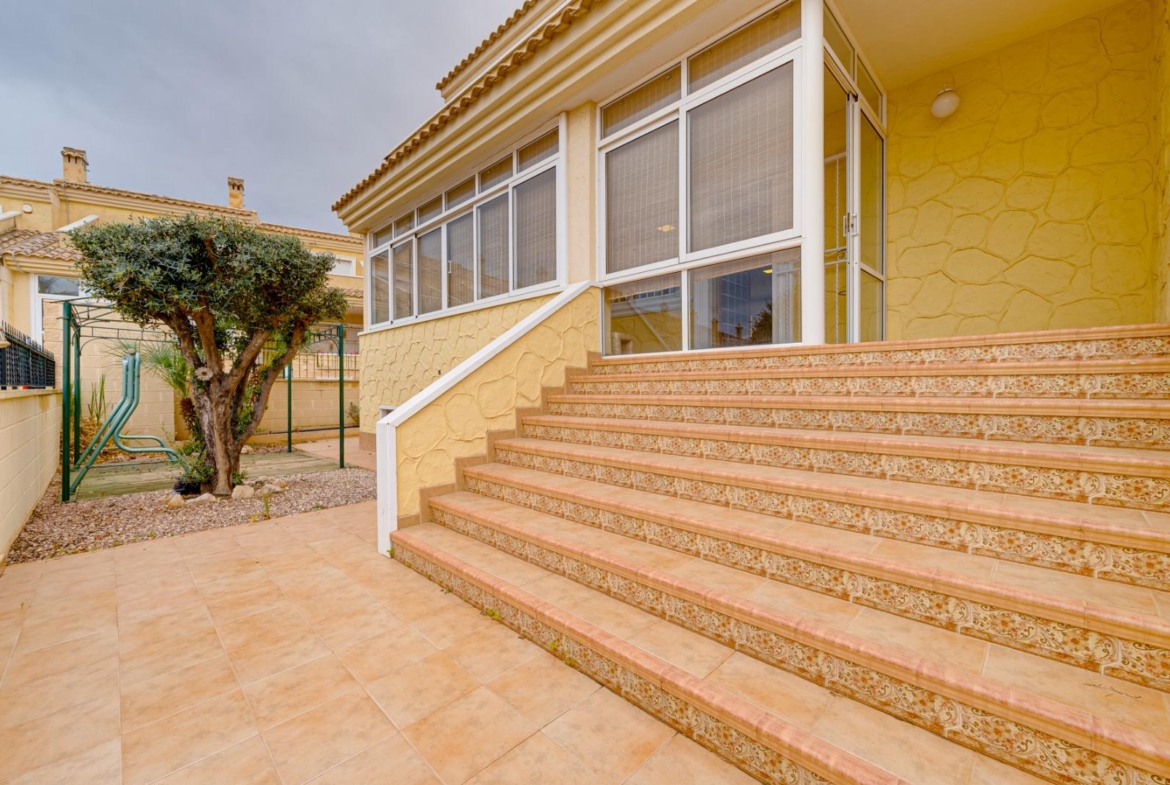 Large corner semi-detached house with sea views,