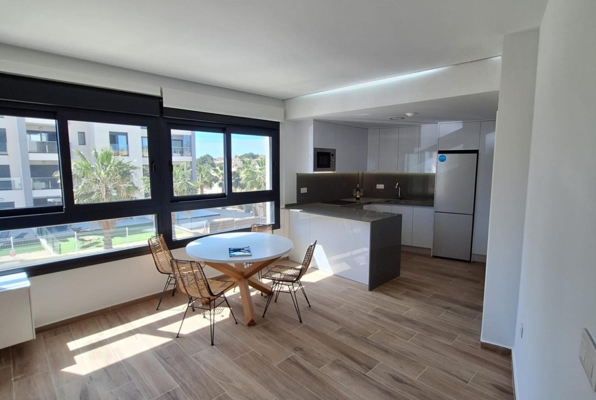 Nieuwbouw appartement in Villamartin met parkeerplaats en gemeenschappelijk zwembad