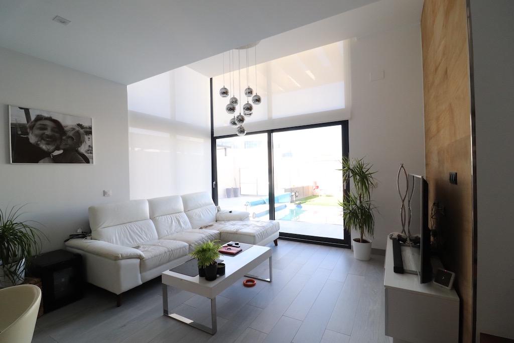 Spectaculaire onafhankelijke villa in Lomas de Cabo Roig