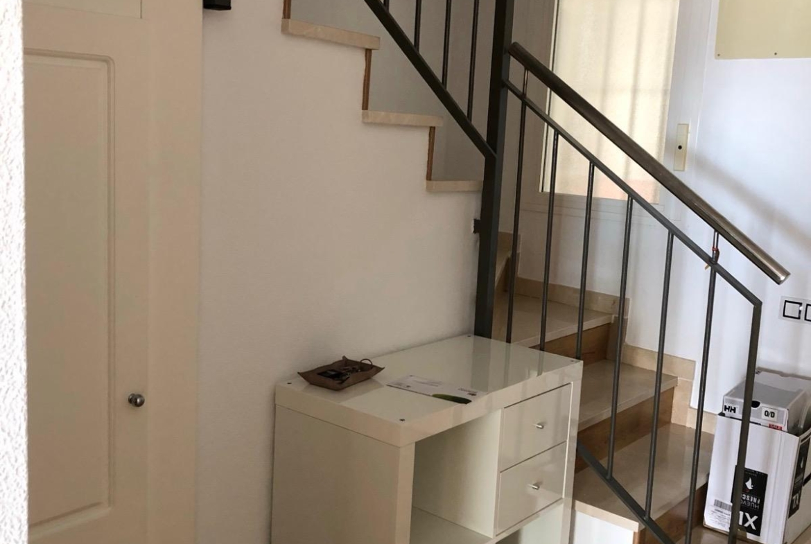 ¡Dúplex en Venta con Vistas Espectaculares en el Rincón de Loix, Benidorm!