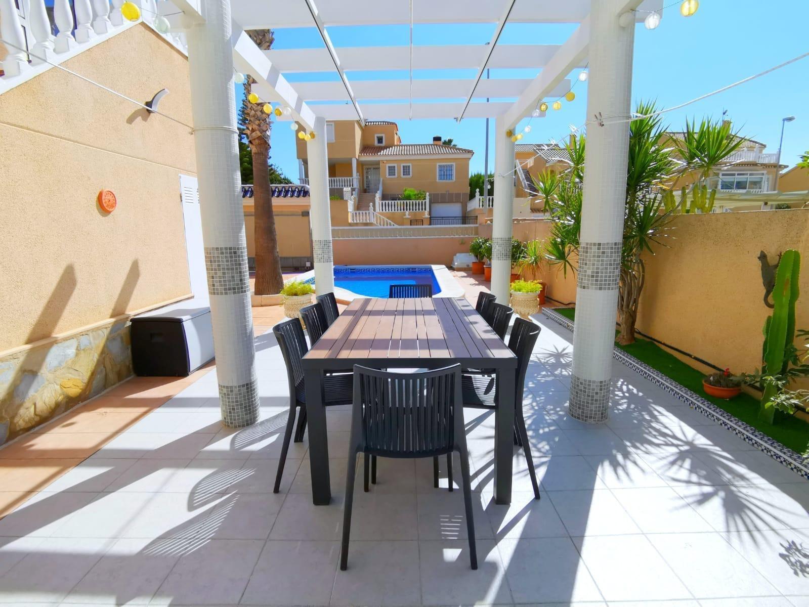 2-13-153 Ruim chalet in La Florida, Orihuela Costa – Ideaal om te genieten van de zon en het strand