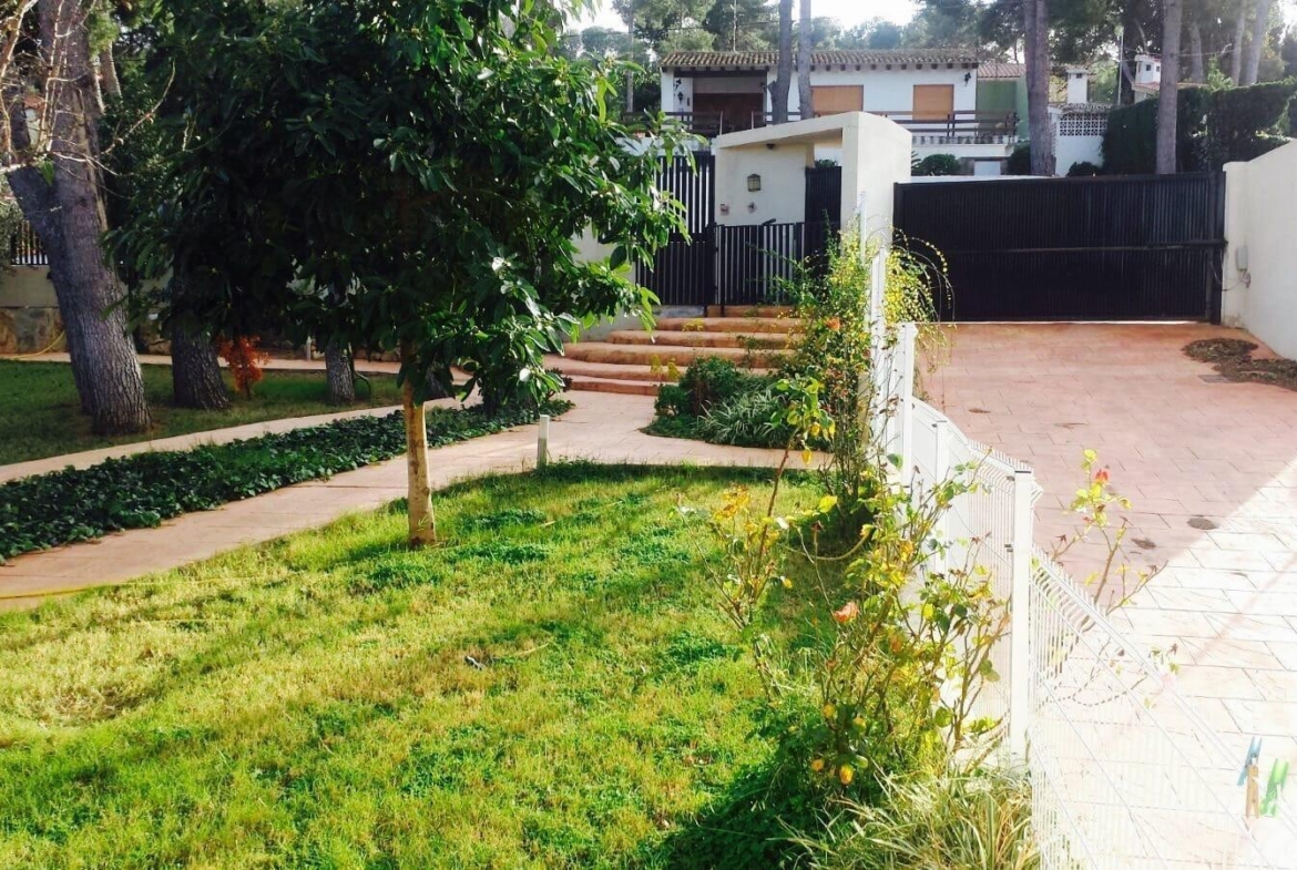 Villa de lujo en Picassent — Urbanización El Pinar 3