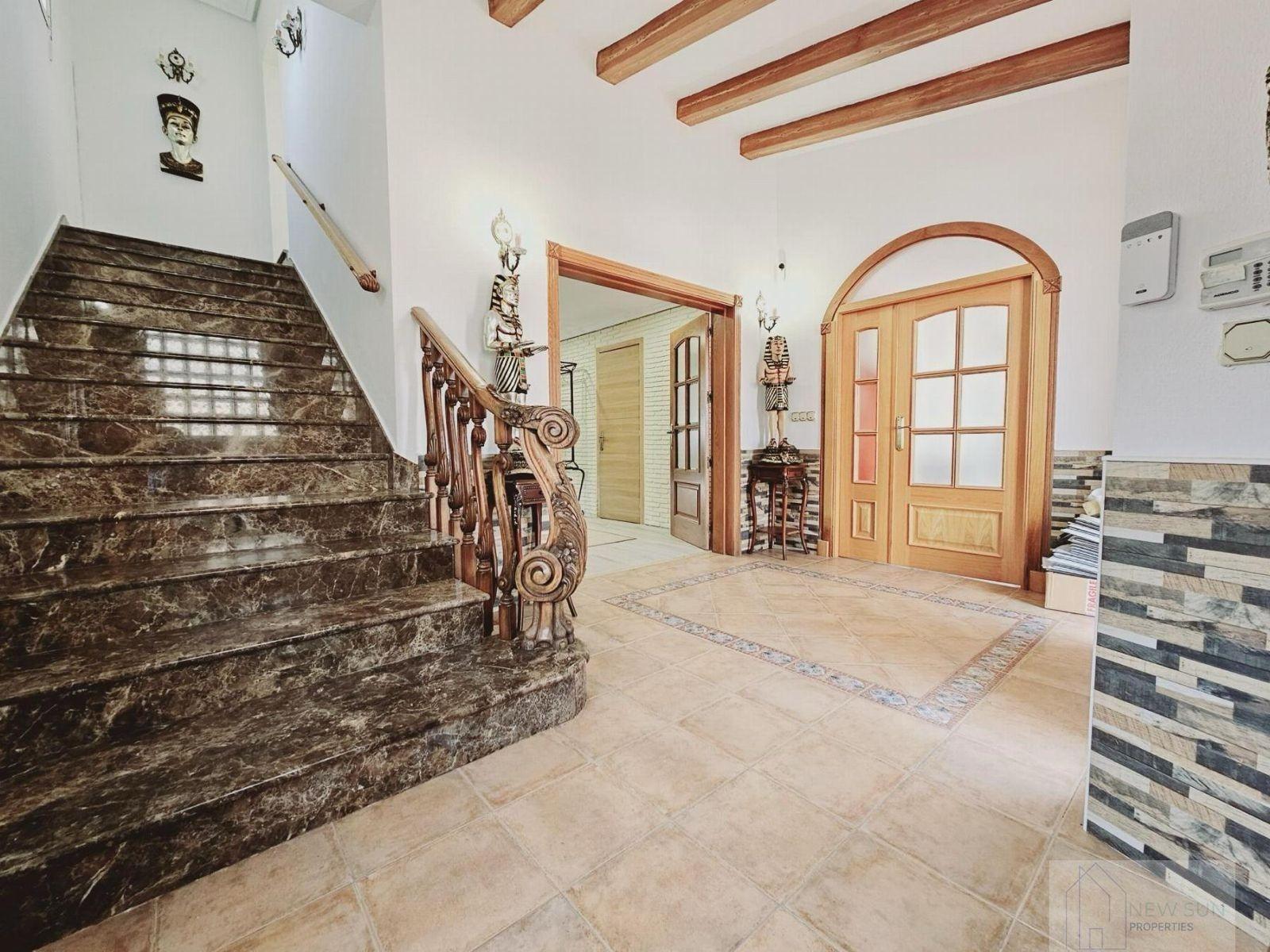 VILLA EN LA SIESTA CON 800 METROS DE PARCELA. PISCINA PRIVADA. 330 M2 DE CASA.