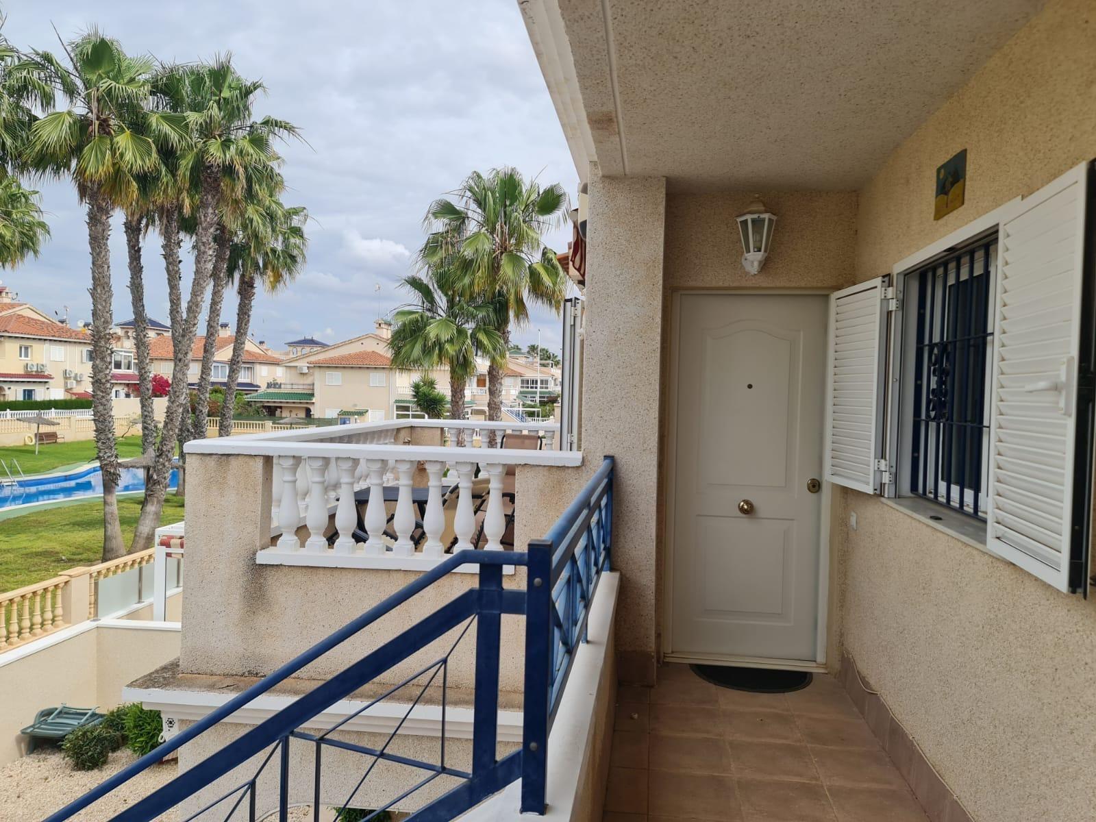BUNGALOW PLANTA ALTA CON SOLÁRIUM EN ORIHUELA COSTA, ZENIAMAR I.