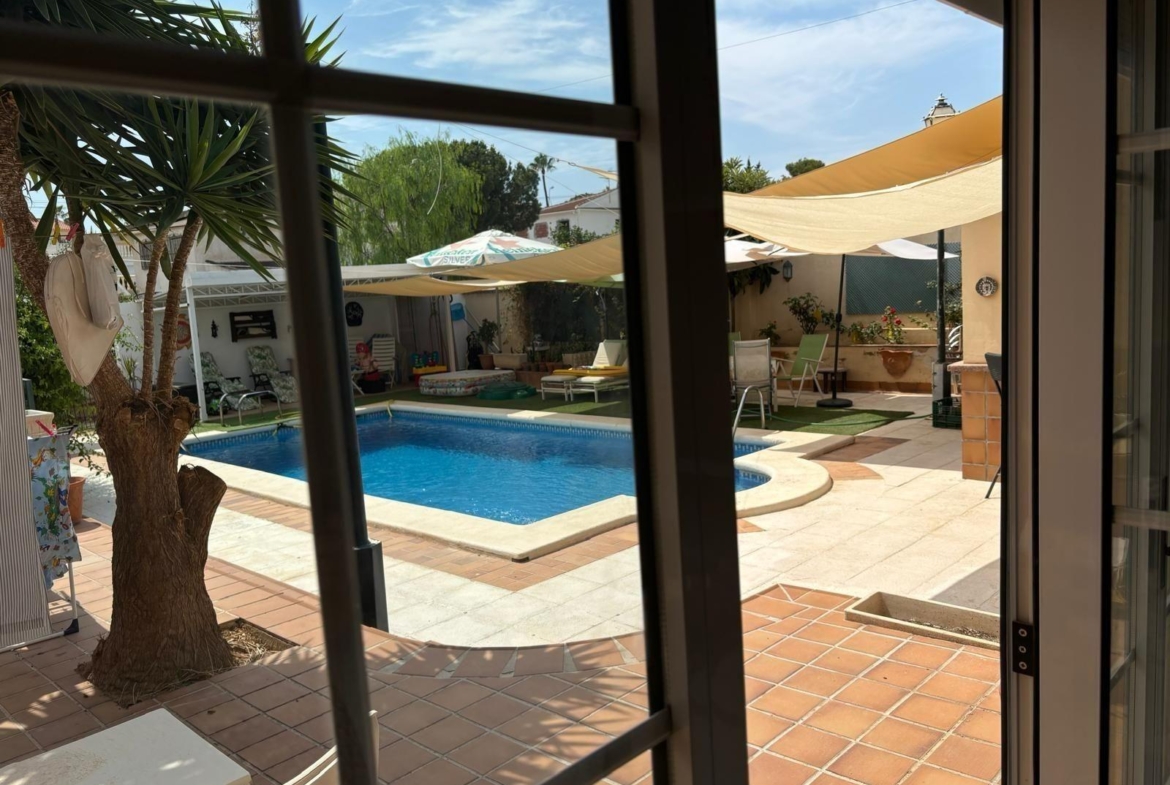 VILLA ESTILO MEDITERRANEO CON PISCINA PRIVADA.