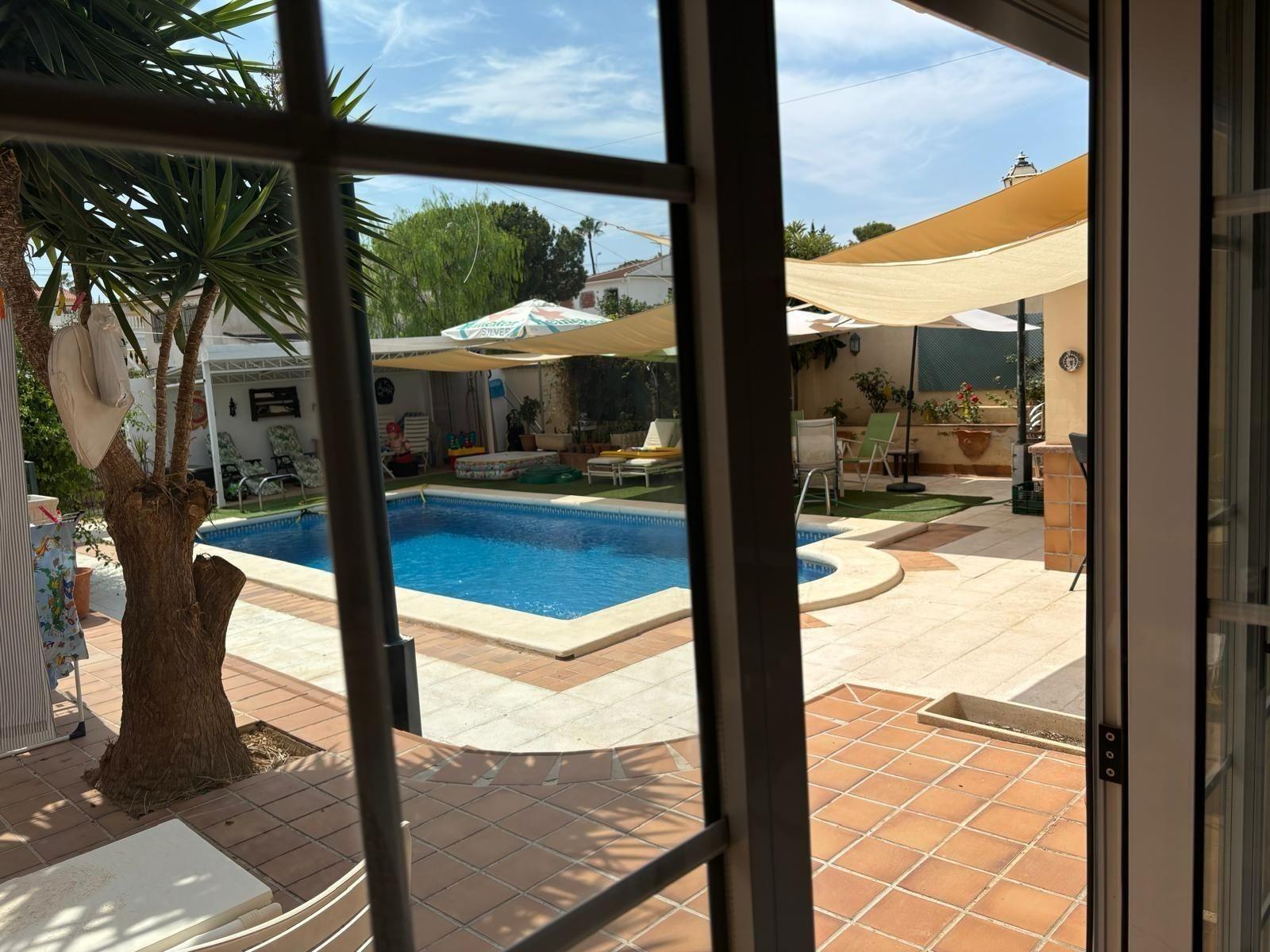 VILLA ESTILO MEDITERRANEO CON PISCINA PRIVADA.
