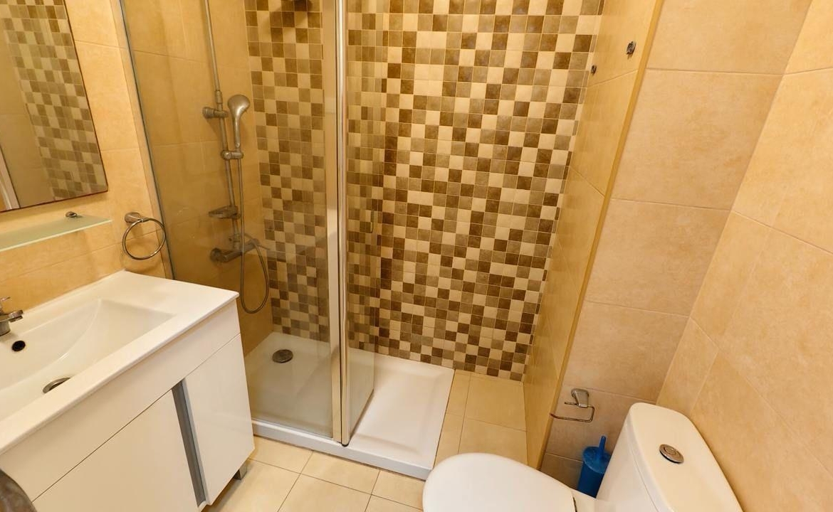 APPARTAMENTO A 300 METROS DE PLAYA CON 3 DORM. 2 BAÑOS CON SUPERFICIE DE 108 M2.