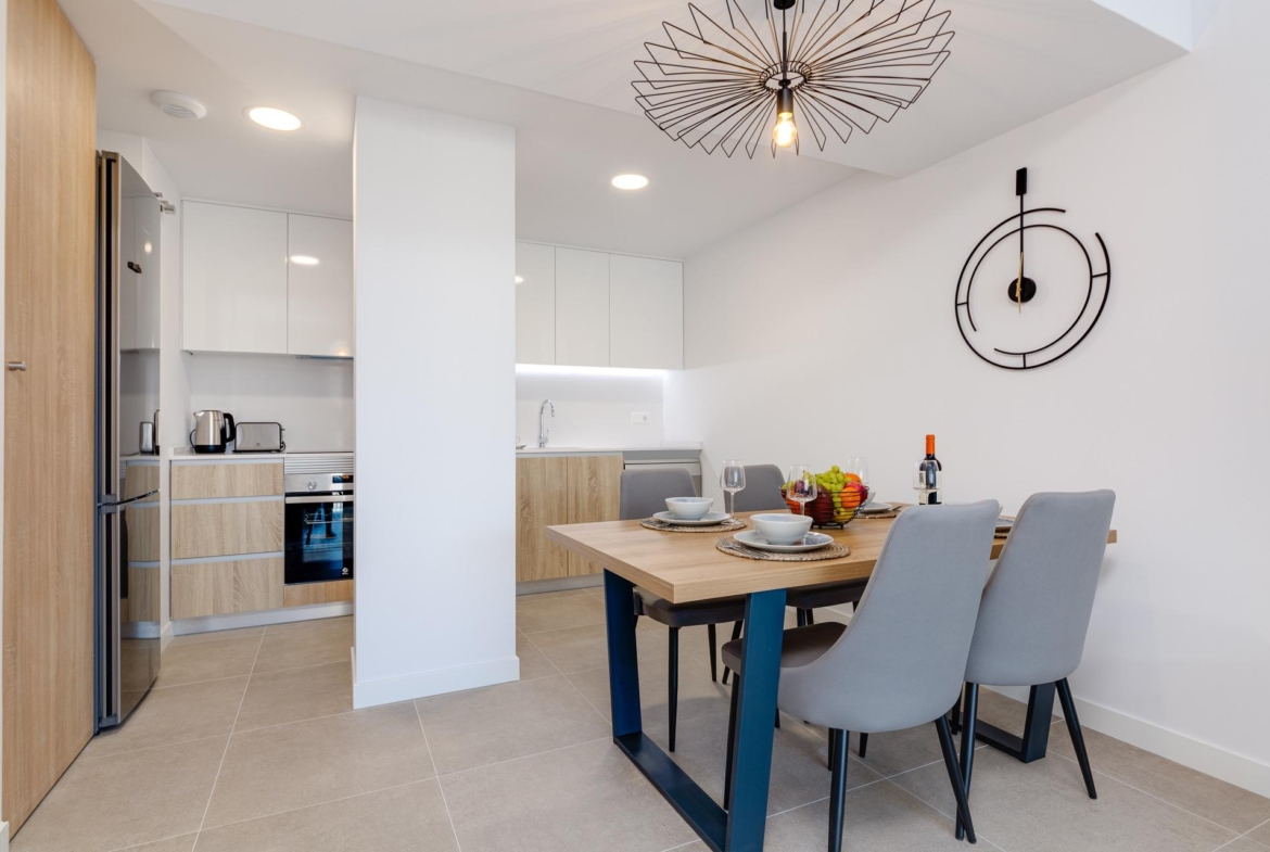 SPECTACULAR NEW LARGE APARTMENT WITH SEA AND MOUNTAIN VIEWS IN CALPE