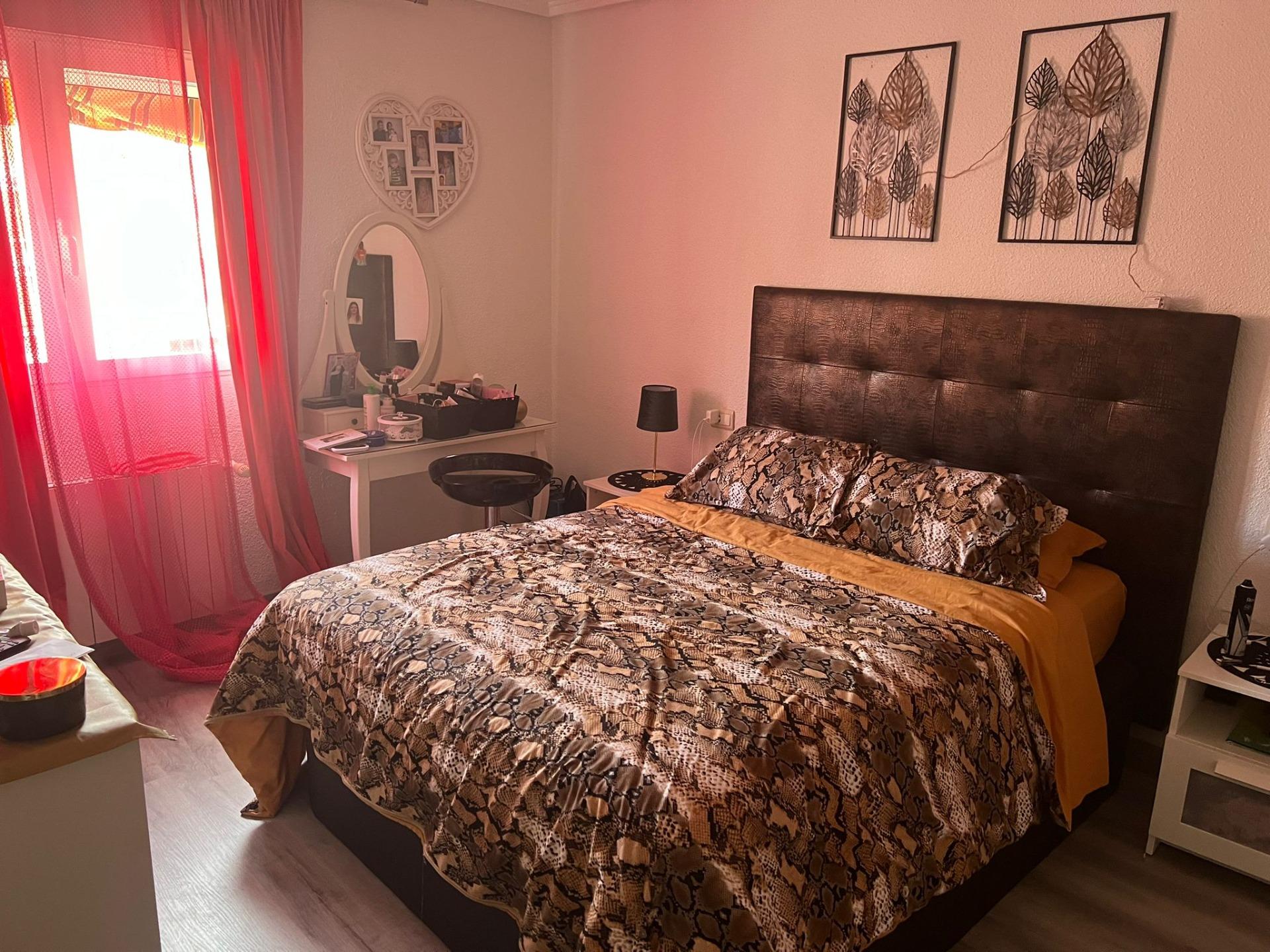 Spacious and Modern Renovated Apartment in San Blas, Alicante