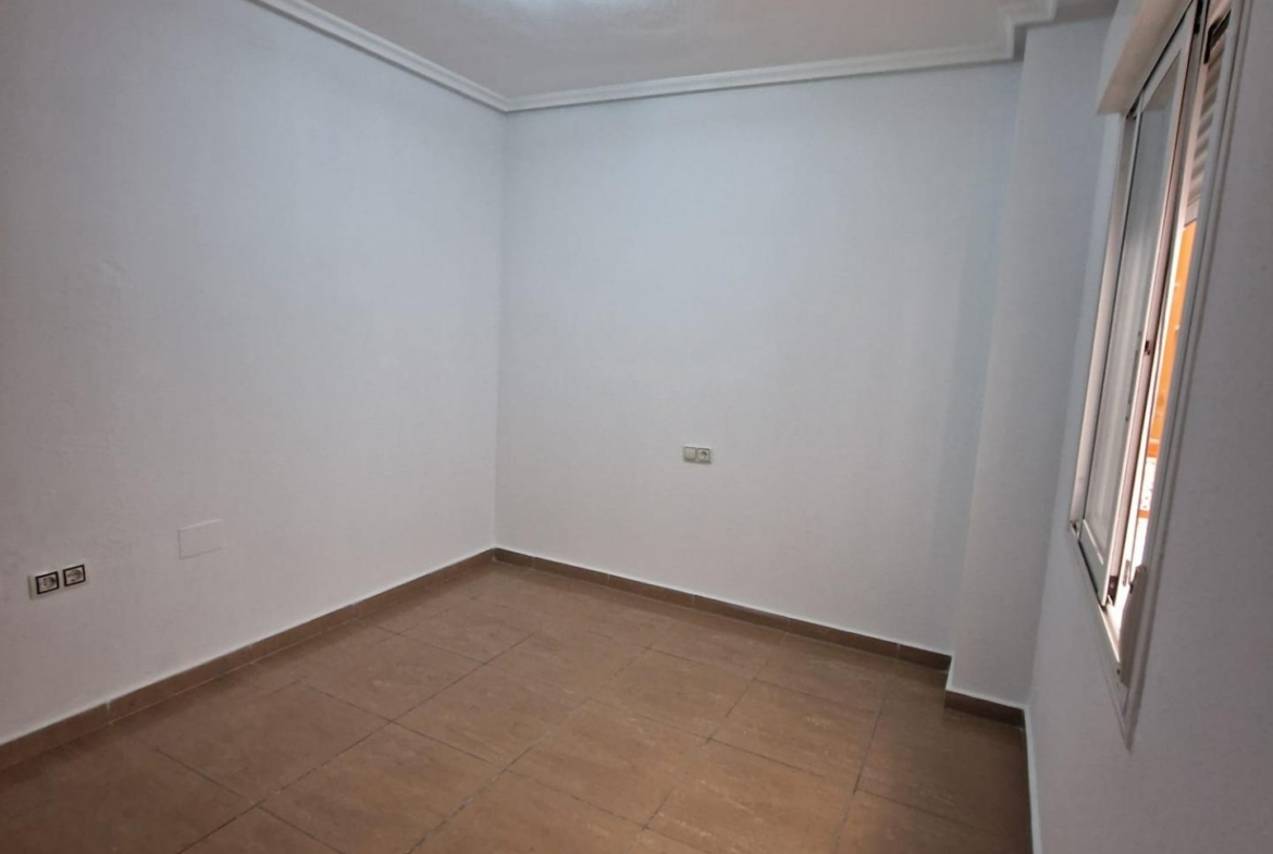 OPORTINIDAD!! APPARTAMENTO EN CABALLERA DE RODAS 2 HABS PISCINA COMUNITARIA 159.900