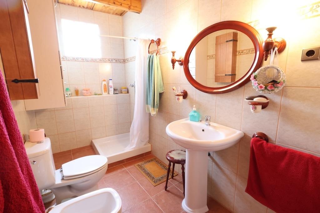 CASA EN FORTUNA CON 1000 M2 DE PARCELA Y SUPERFICIE DE 120 M2 DE CASA. 5 DORM. 3 BAÑOS.