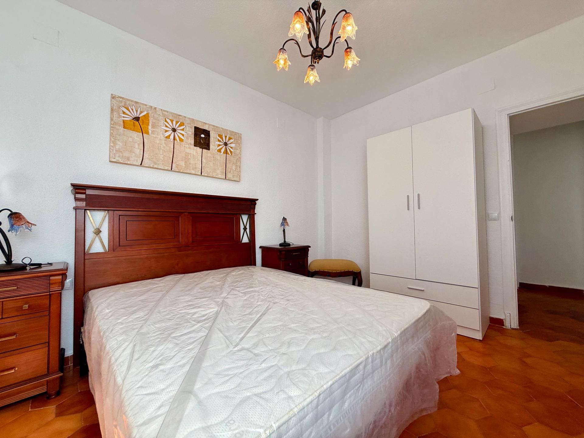 For Sale: Bright apartment in Alicante, Los Ángeles area