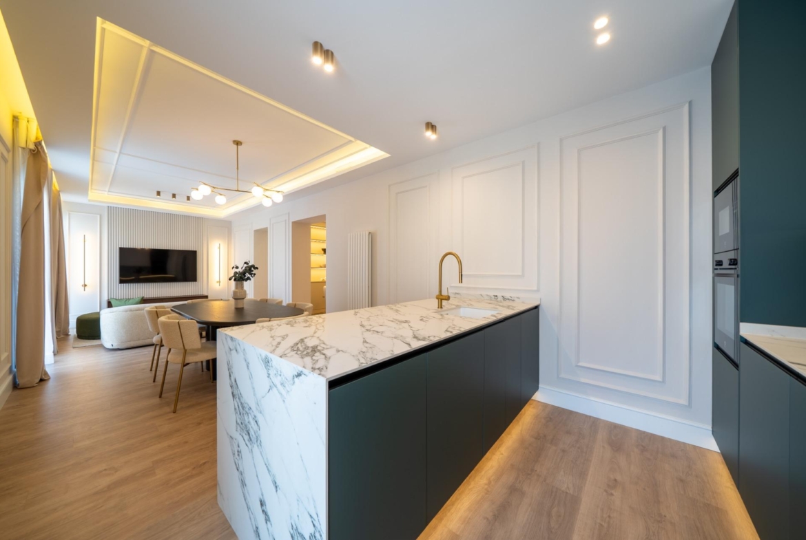 ELEGANT REFURBISHED APARTMENT IN RECOLETOS NEIGHBORHOOD, MADRID