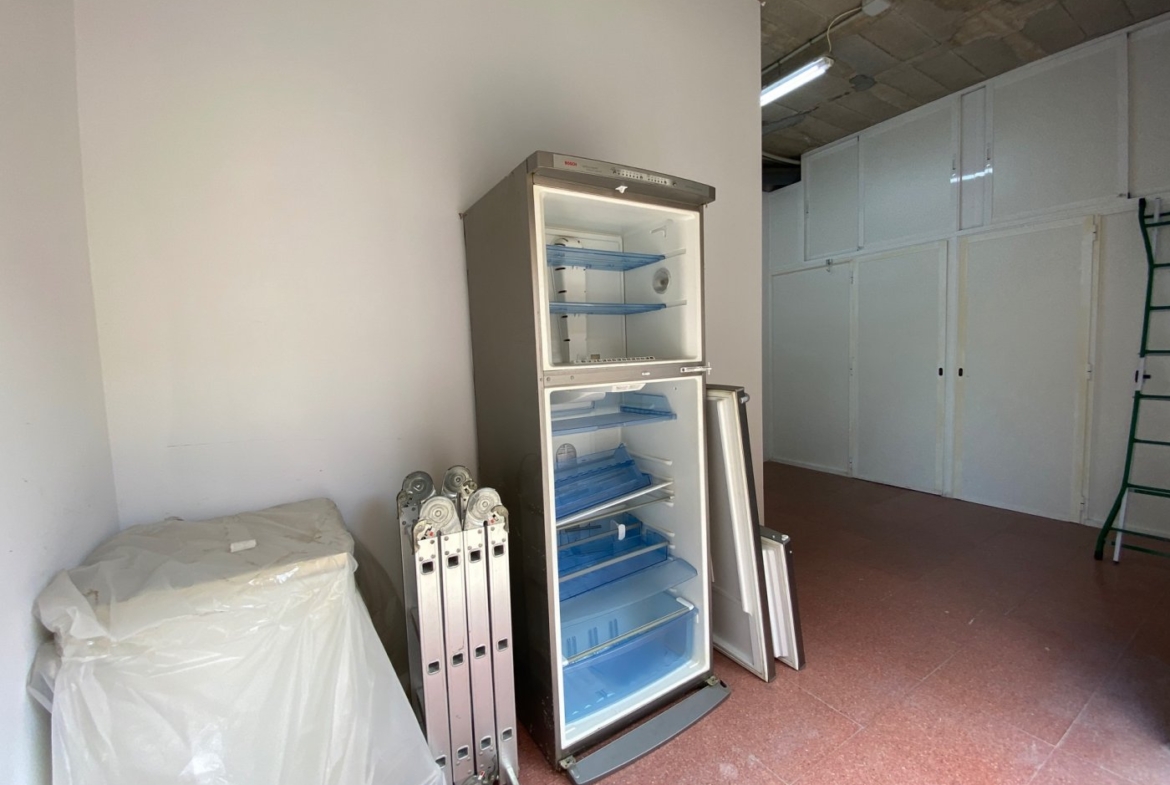 IMPRESSIEVE HANDELSPREMIES TE KOOP IN ALICANTE IN VILLAFRANQUEZA