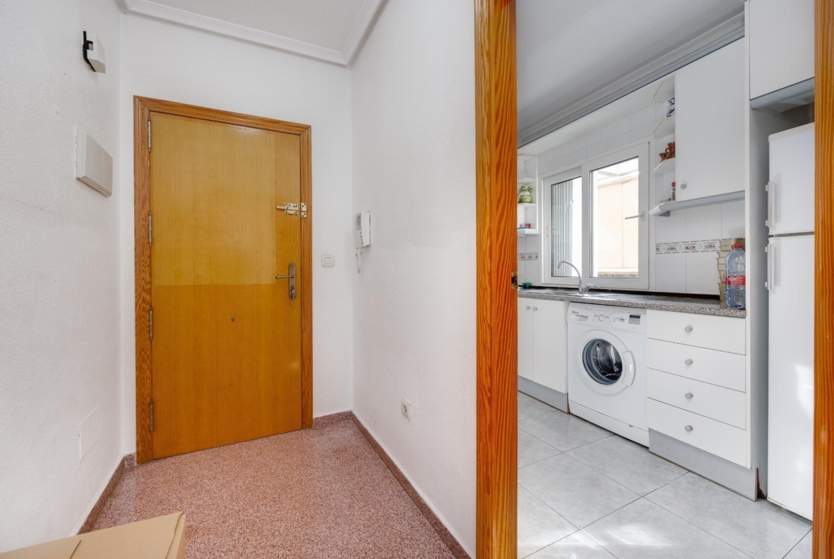 ÁTICO DE 2 HABITACIONES 2 BAÑOS Y AMPLIA TERRAZA