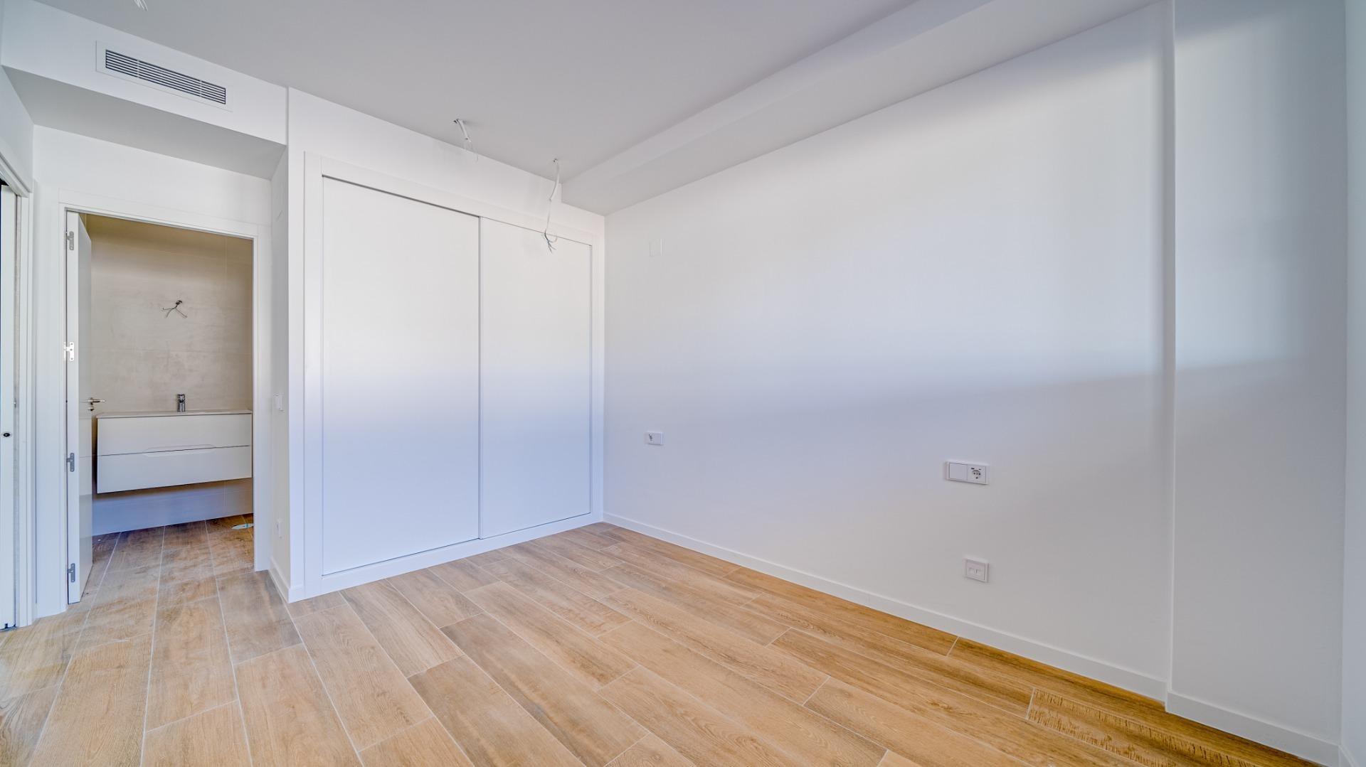 2-13-49 New spacious duplex in Finestrat.