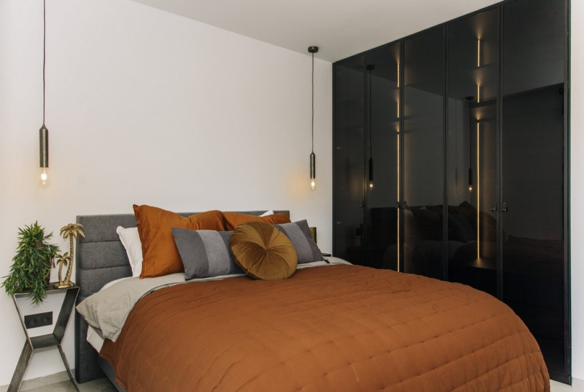 Design villa met een totale oppervlakte van 250 vierkante meter met uitzicht op Guardamar en de zee.