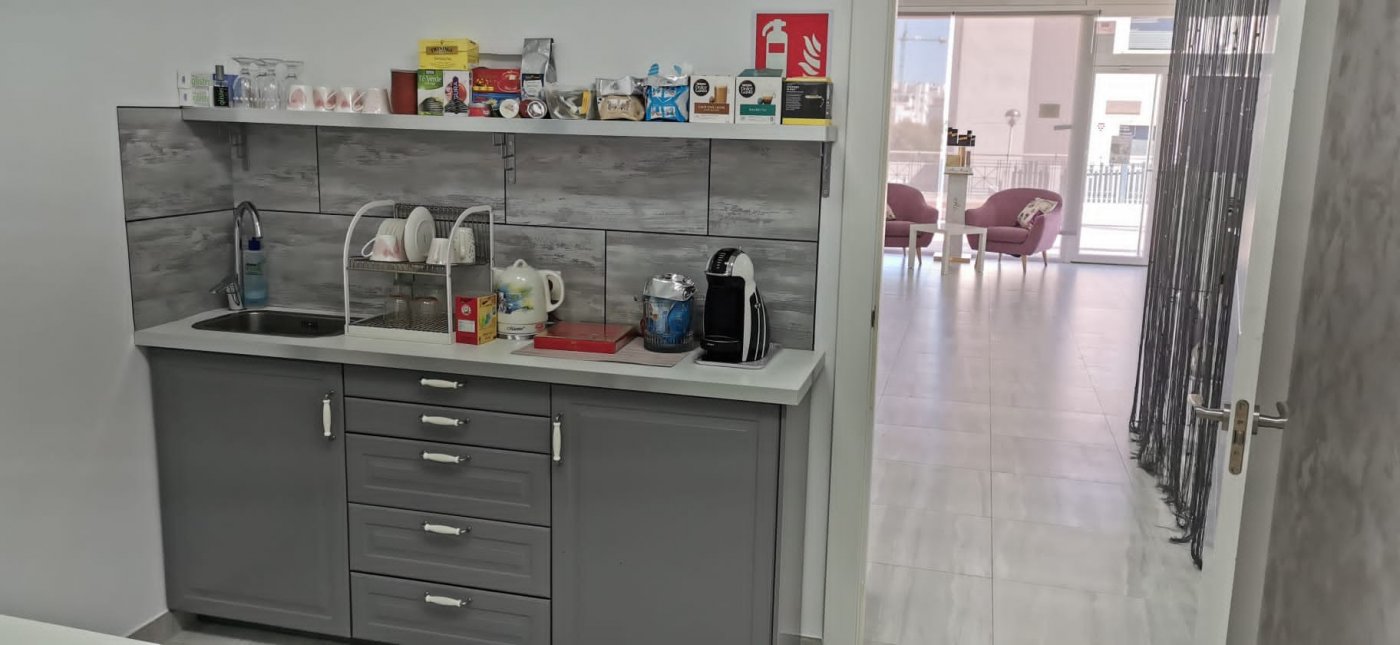 2-13-9 COMMERCIAL PREMISES IN LA ZENIA