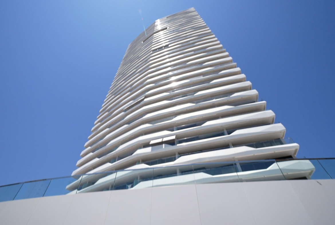 Exclusivo Piso en la Cala de Benidorm con Vistas al Mar