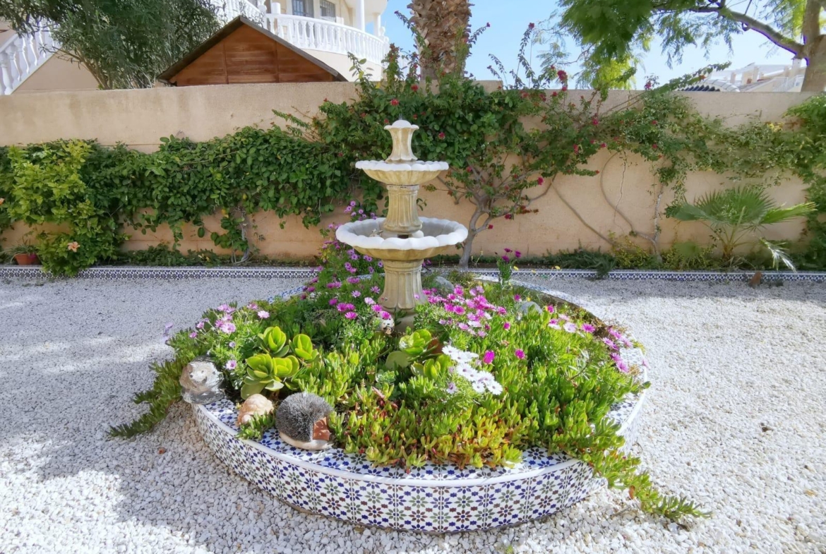 Ruim chalet in La Florida, Orihuela Costa – Ideaal om te genieten van de zon en het strand