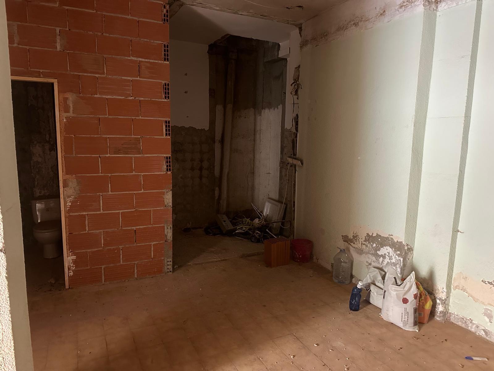 2-14-155 Premises for renovation in Alicante