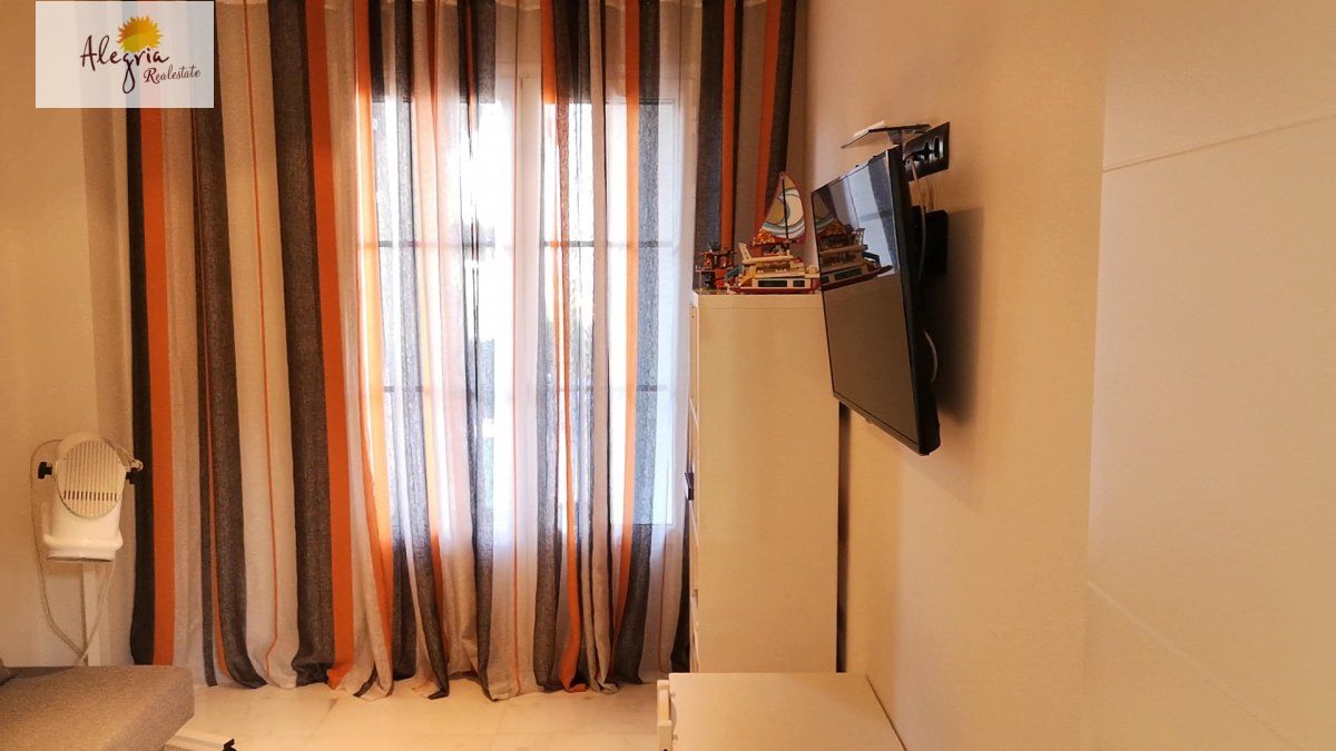 EXCELLENT VILLA IN SIERRA CORTINA FOR SALE