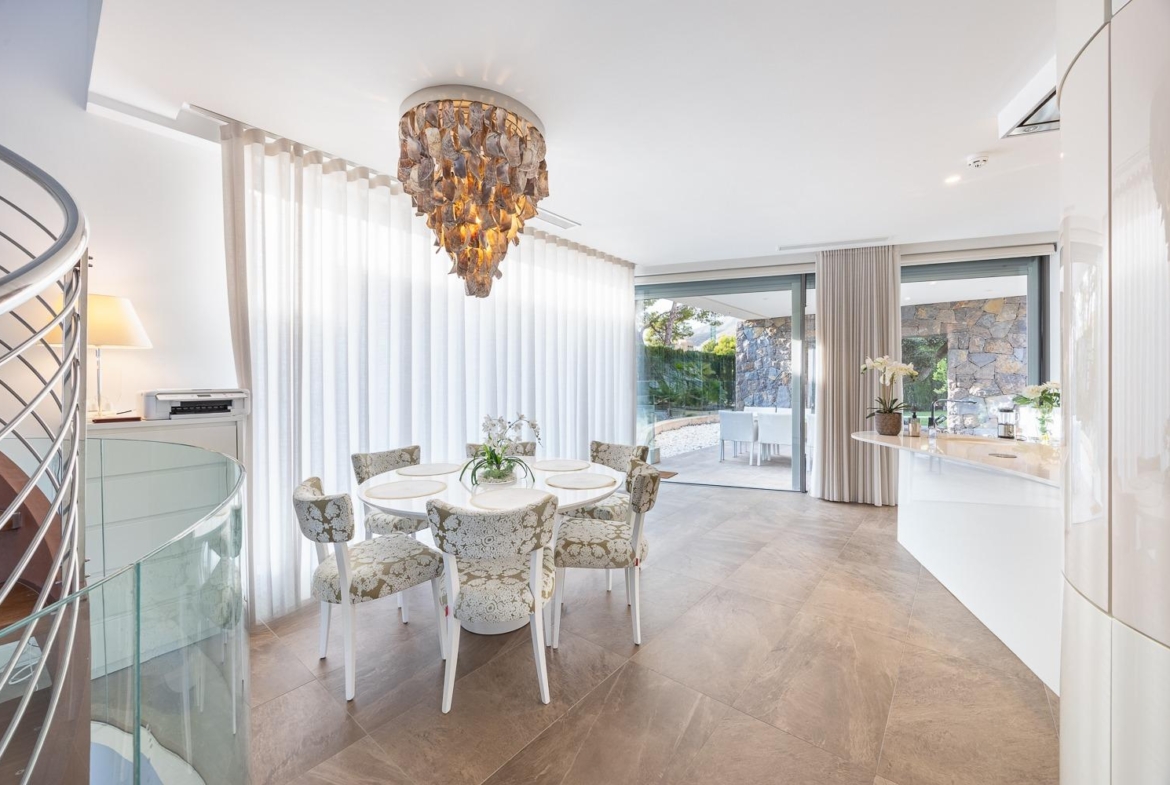 Stunning designer villa in Finestrat, where comfort meets contemporary elegance.