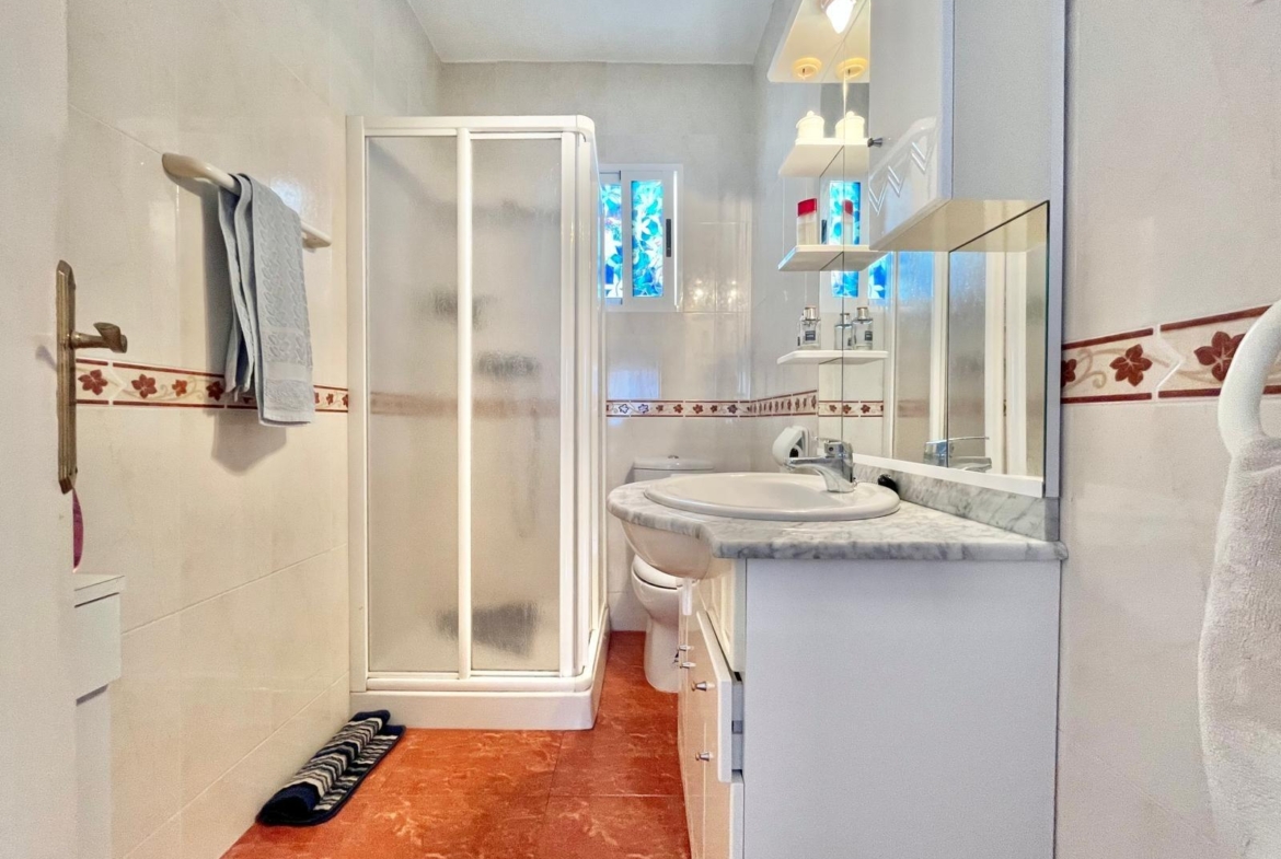 Spacious Apartment Just 400 Meters from Playa del Cura – Torrevieja
