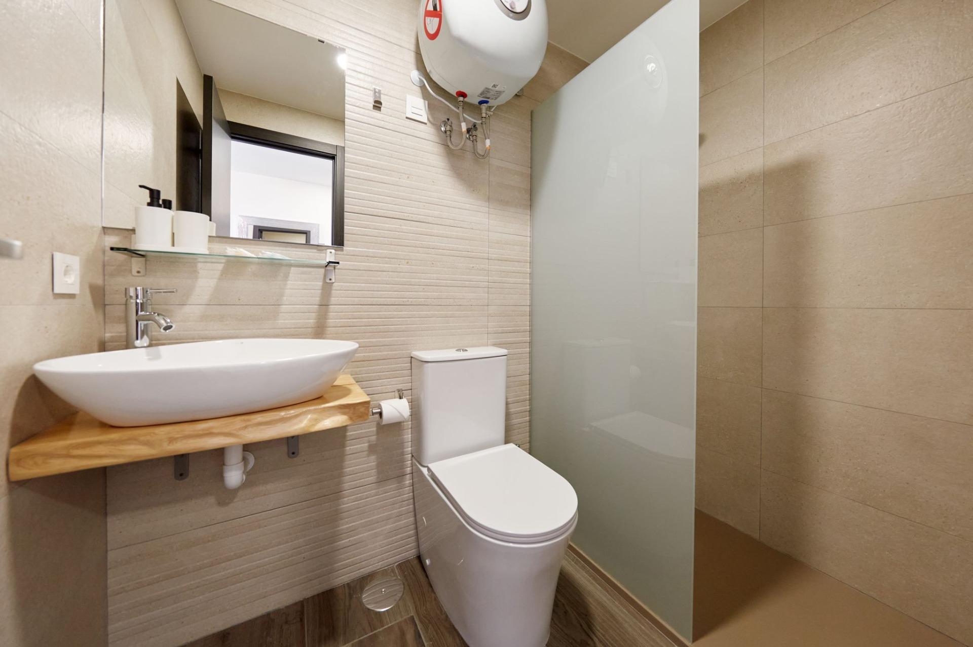 2-14-240 Magnífico Hotel Reformado en Cabo Huertas: IDEAL PARA INVERSORES