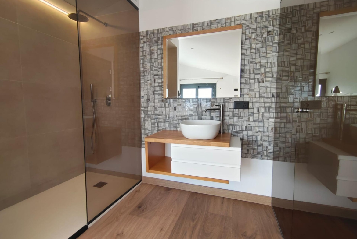 Design villa met uitzicht op zee