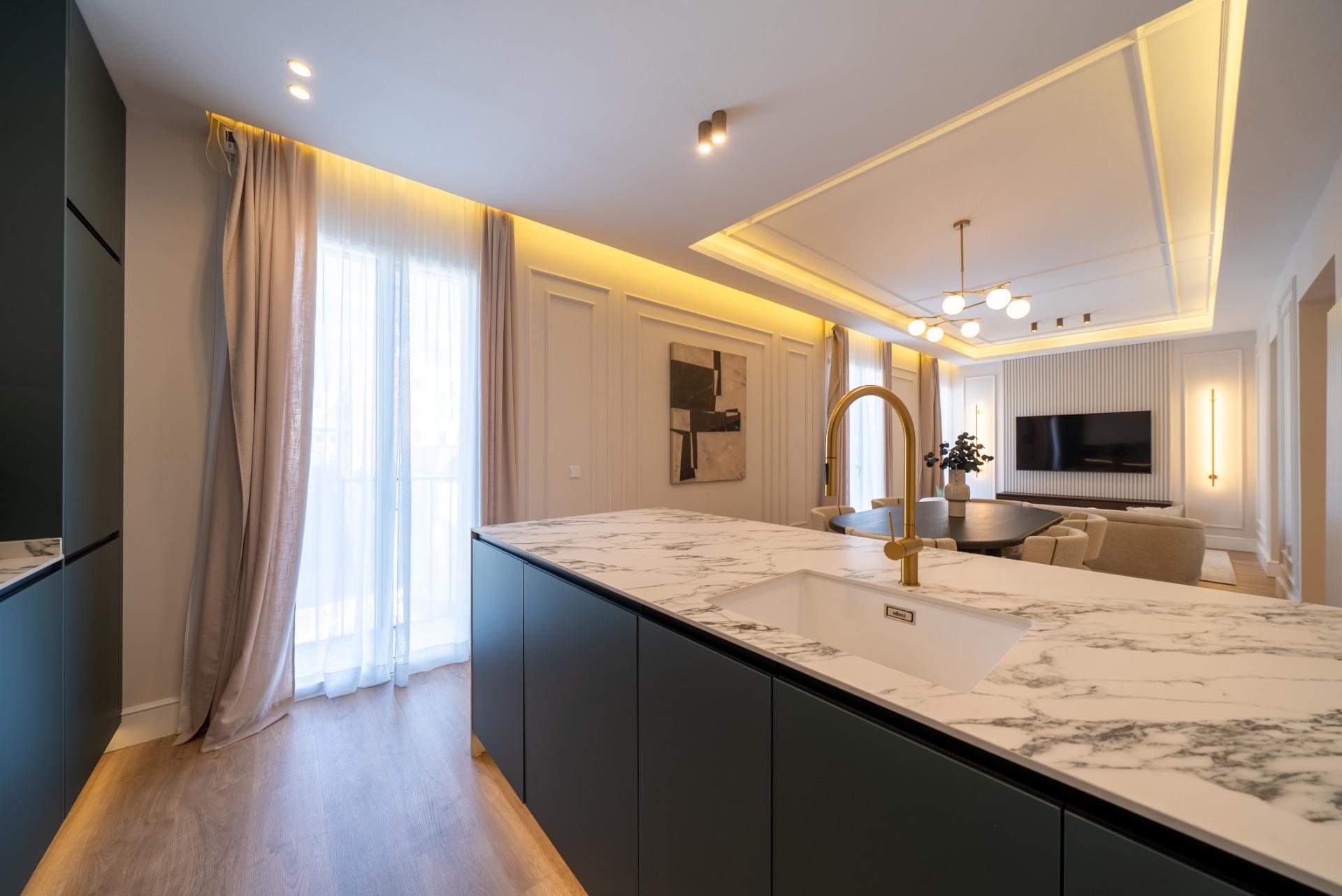 ELEGANT REFURBISHED APARTMENT IN RECOLETOS NEIGHBORHOOD, MADRID
