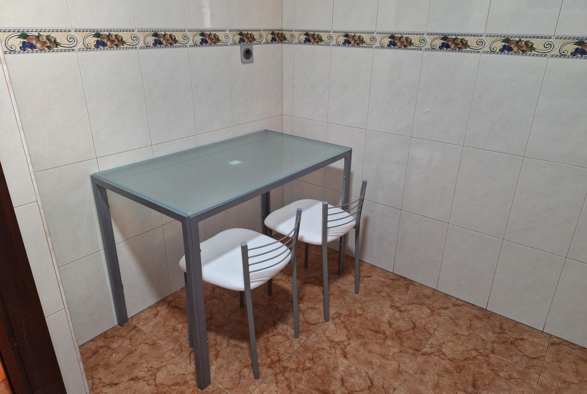 Amplio piso para entrar a vivir en Mieres