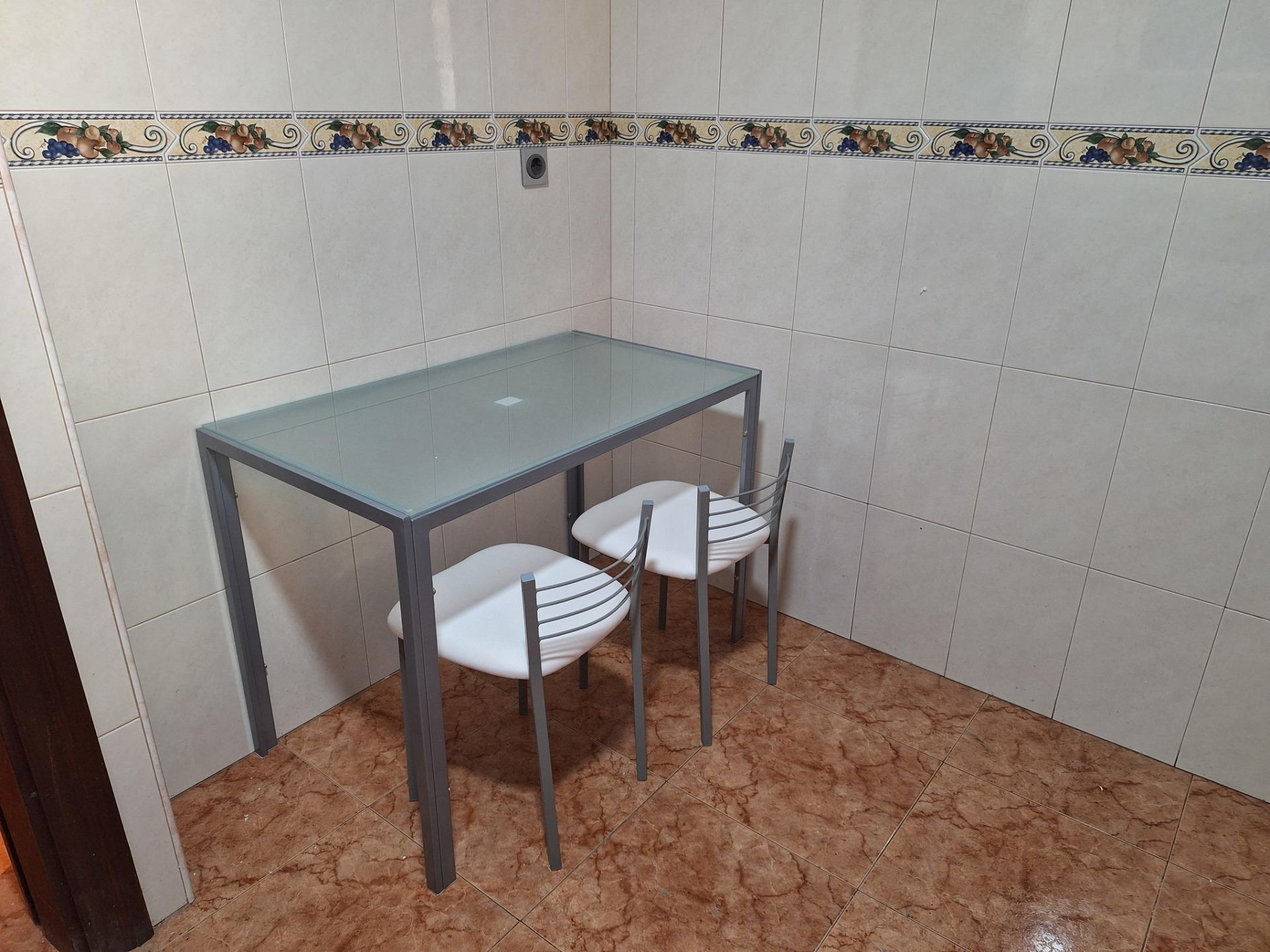 2-14-277 Amplio piso para entrar a vivir en Mieres