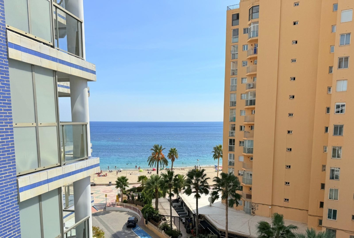 Magnificent apartment with sea views just one minute from the beach in Playa de la Fossa, Calpe