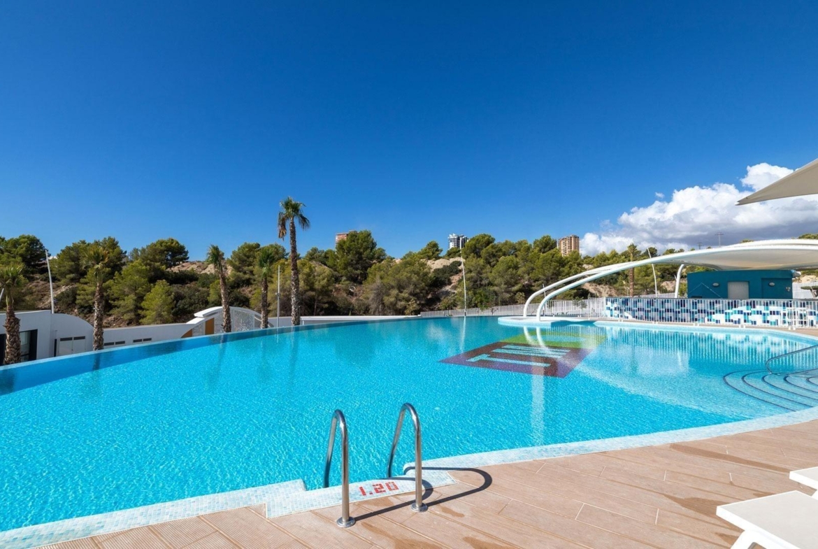 Impresionante apartamento de 3 dormitorios en Sunset Waves en planta 17 espectaculares vistas al mar
