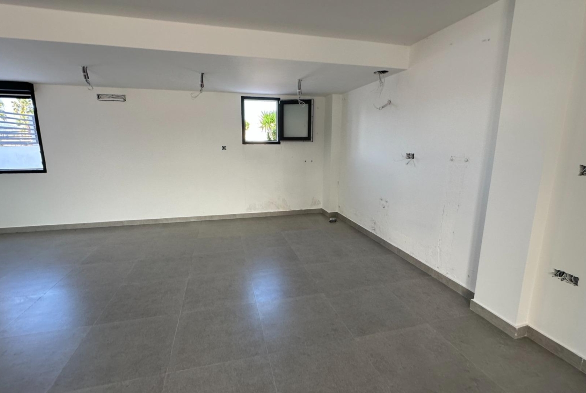 Exclusive townhouses in Oliva Nova: style, comfort, and sea just 500 m away
