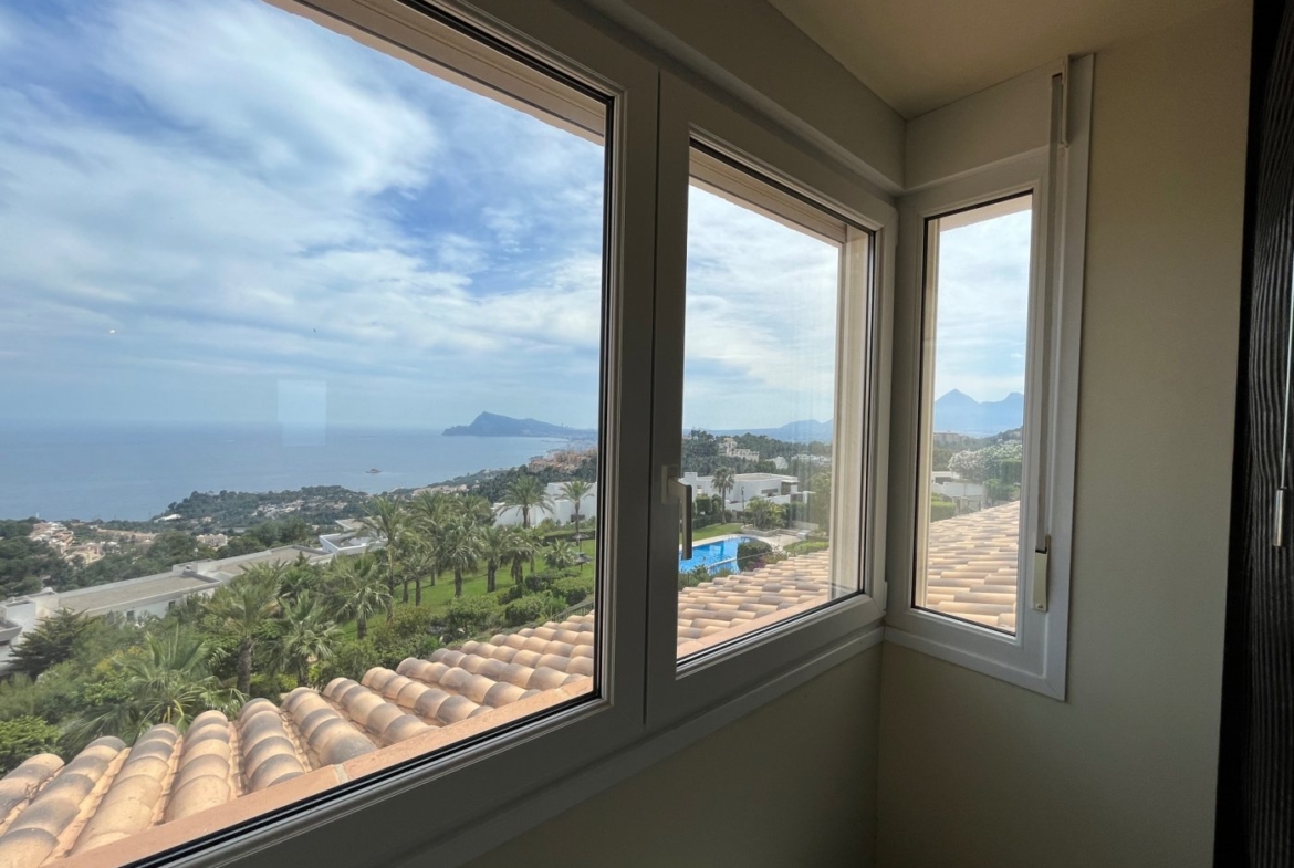 ALTEA HILLS EXCLUSIVE FLAT FOR SALE WITH SEA VIEWS