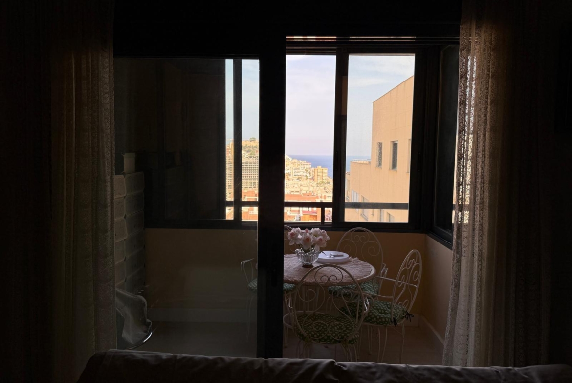 Ático Dúplex con Solárium Privado y Vistas a la Cala de Finestrat