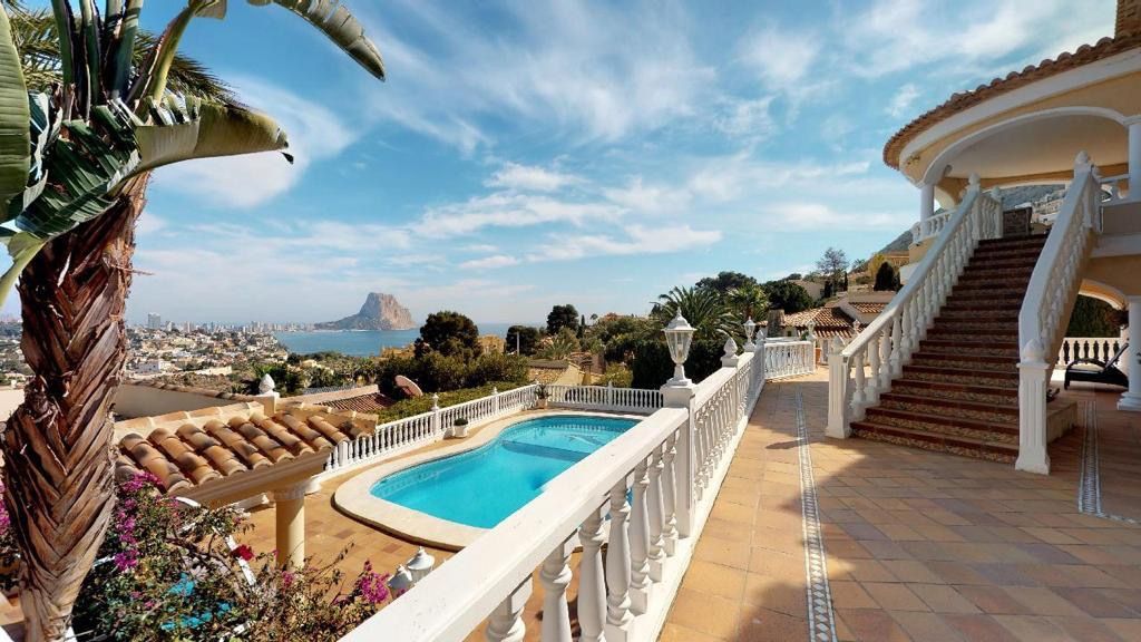 EXCLUSIEVE VILLA TE KOOP IN CALPE MET MARVELLOUS ZEEZICHTEN