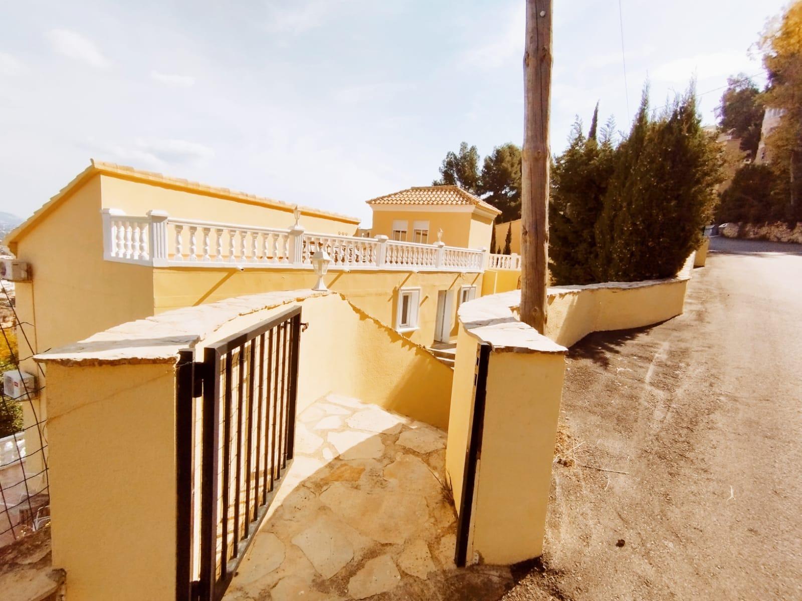 2-14-39 Exclusieve villa in Calpe met panoramisch uitzicht en een grote investeringsmogelijkheid