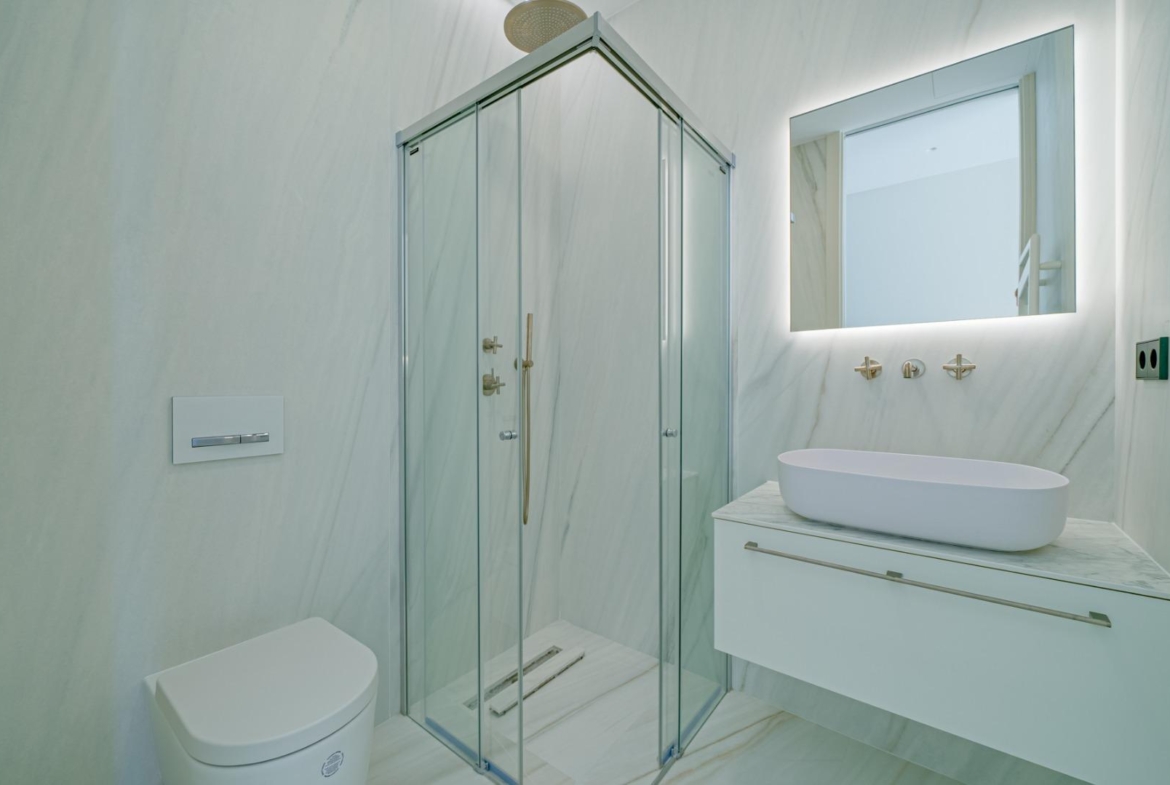 Indrukwekkende luxe villa aan zee