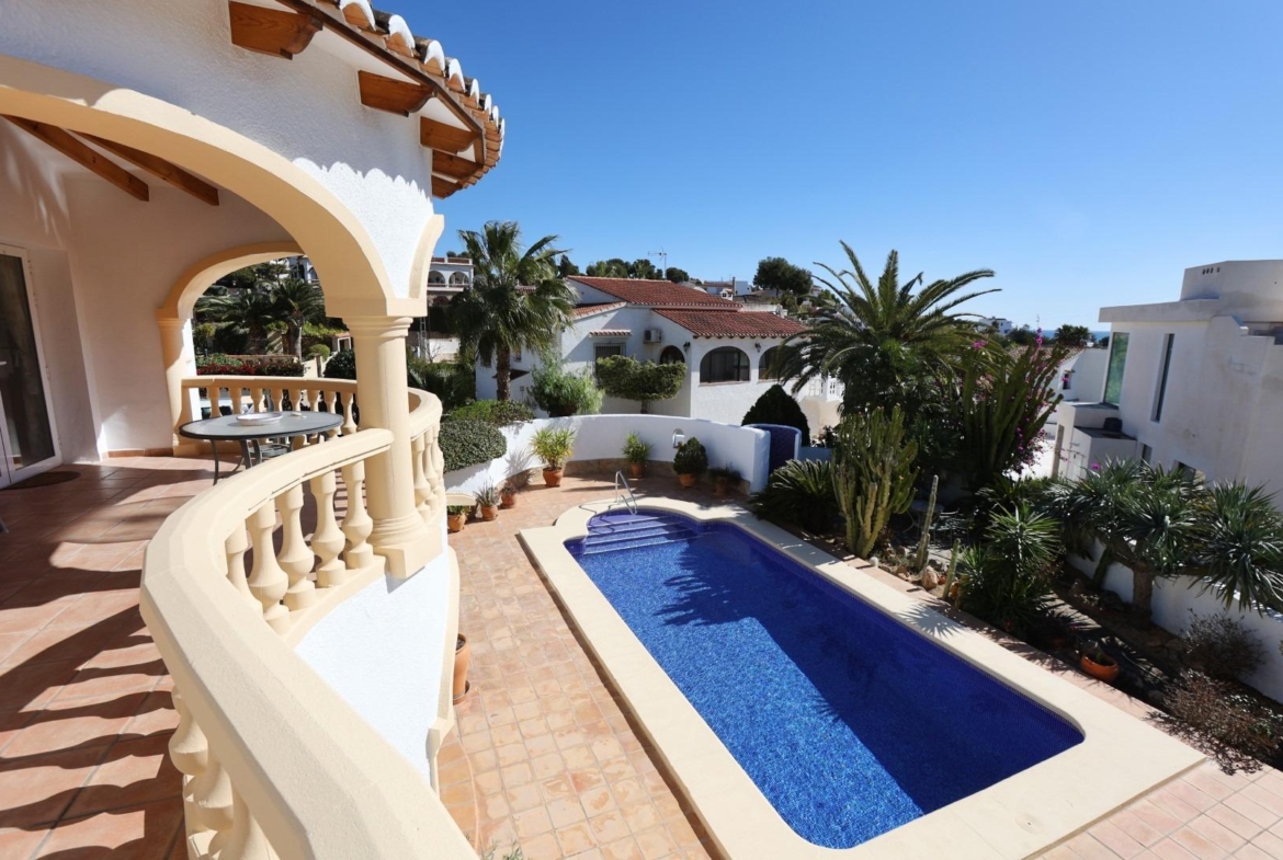 Mediterranean style villa with pool and close to the sea