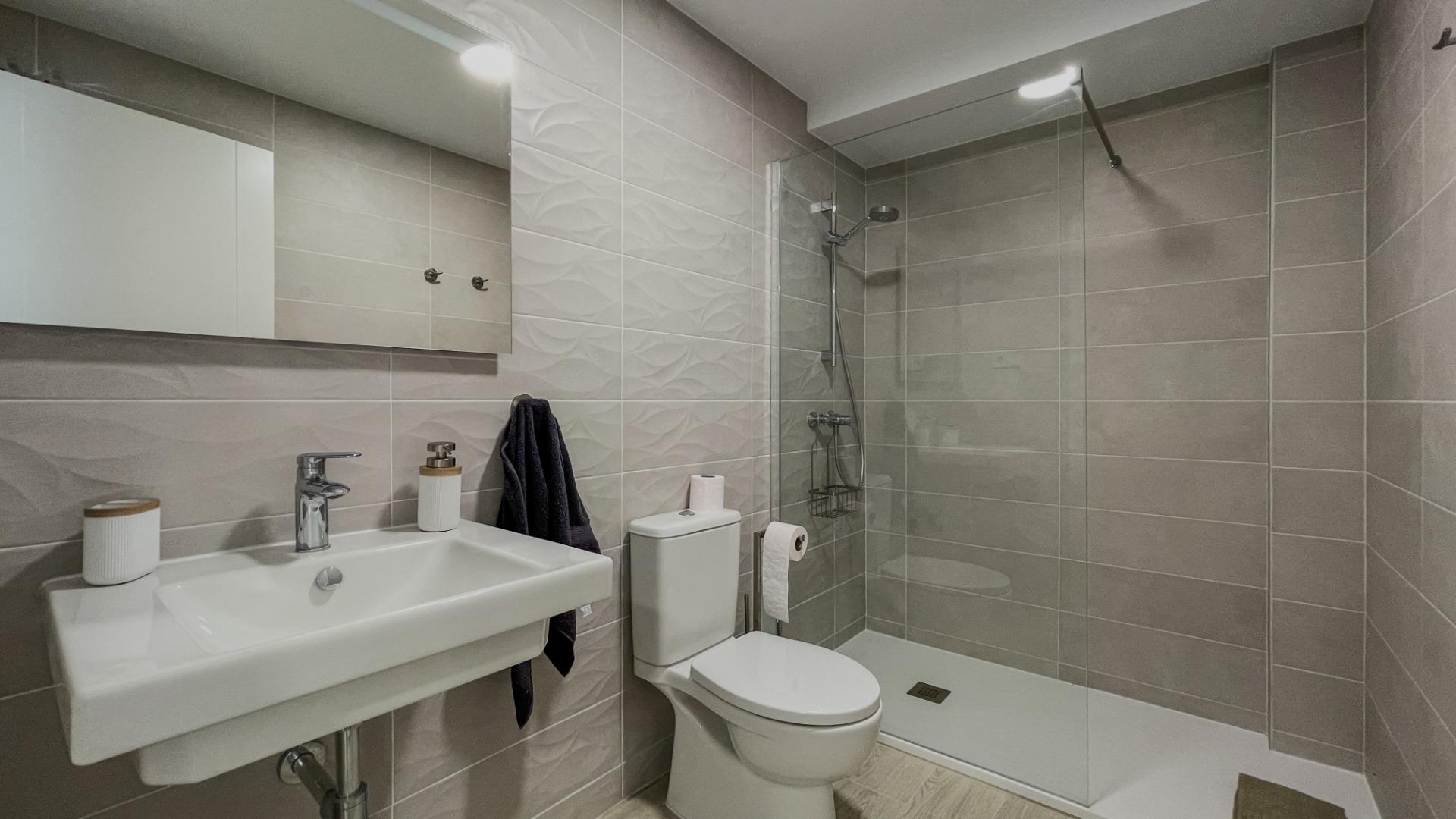 2-15-103 Moderne duplex met 5 slaapkamers in het exclusieve Campirroso complex, Finestrat