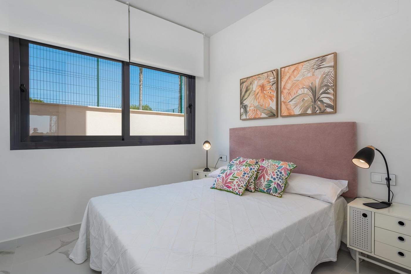 OBRA NUEVA! BUGALOW EN SAN MIGUEL DE SALINAS. 2 DORM. 2 BAÑOS. PISCINA+GARAJE.