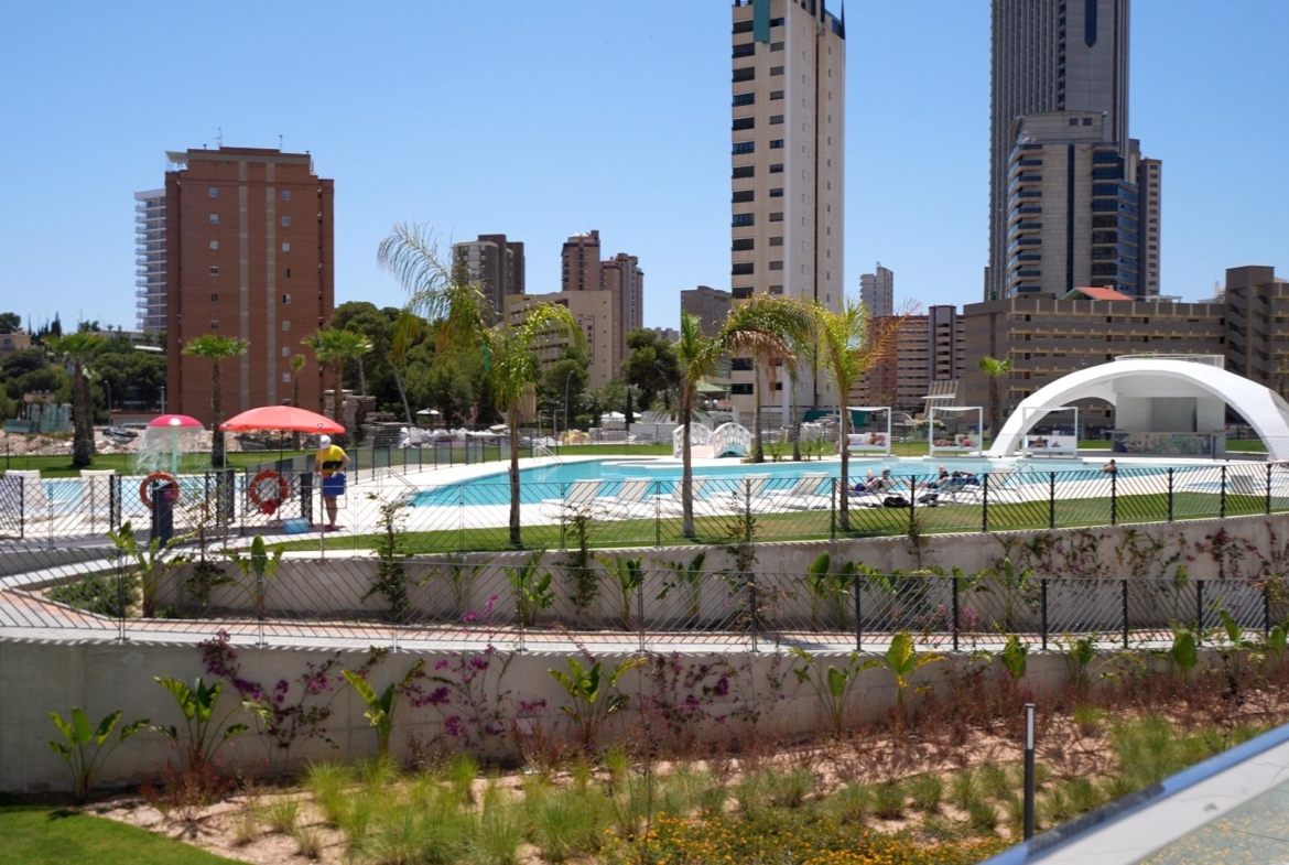 Exclusivo Piso en la Cala de Benidorm con Vistas al Mar