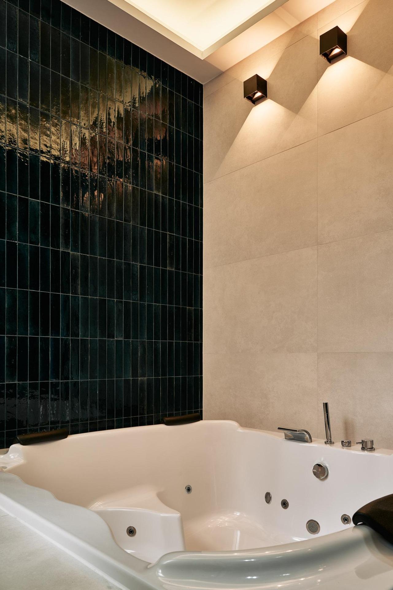 EXCLUSIVE BRAND NEW RENOVATED APARTMENT IN THE CENTER OF MADRID