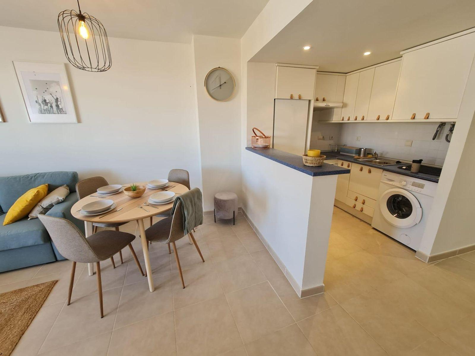 APATAMENTO CON PARKING+PISCINA EN ORIHUELA COSTA. 2 DORM. 2 BAÑOS. 85 M2.