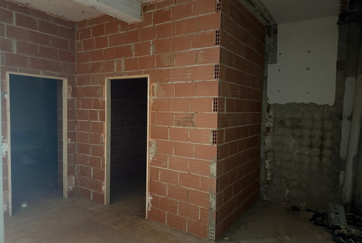 Premises for renovation in Alicante
